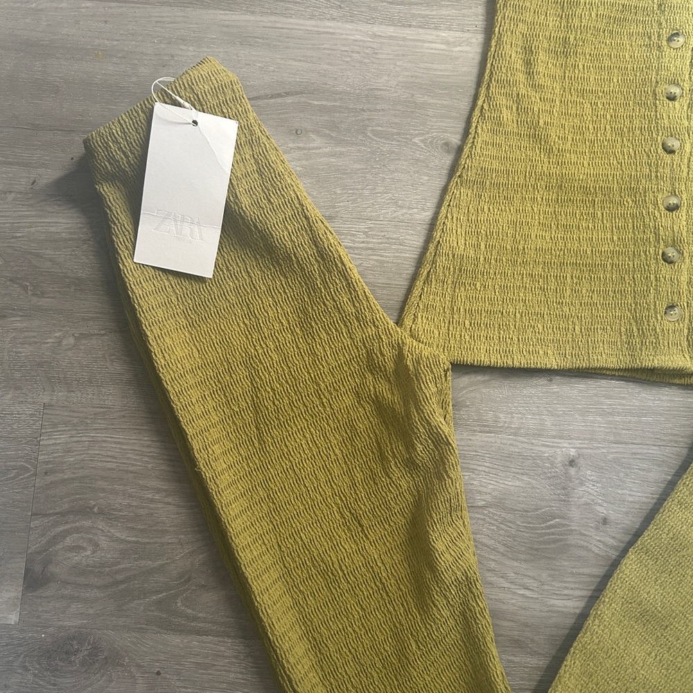 ZARA Olive Green Knit Wide-Leg Pants & Button-Front Top Set - Picture 3 of 5
